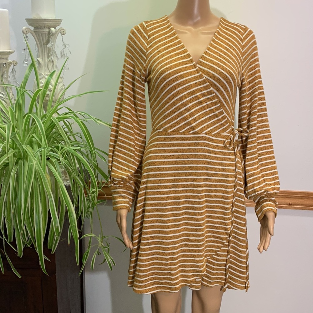 NWT PAPILLON wrapped dress size M